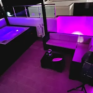 Magnificent Pent House W/jacuzzi Apartamento