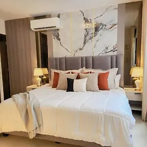 Luxury Downtown Apartamento